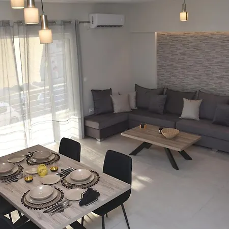West Coast House 1 Kárisztosz