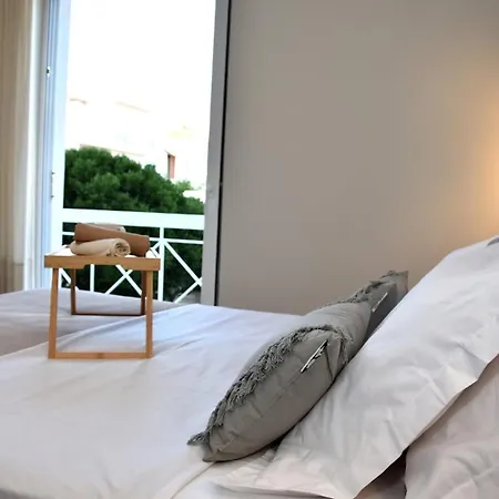 West Coast House 1 *