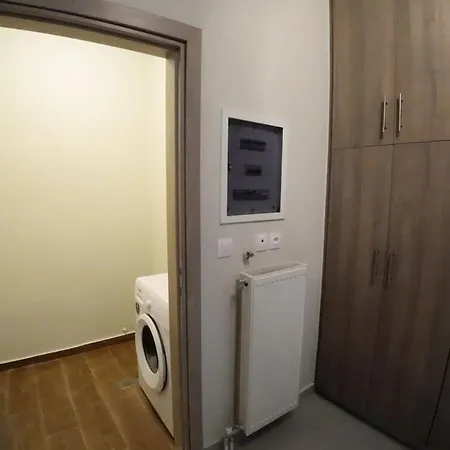 West Coast House 1 *