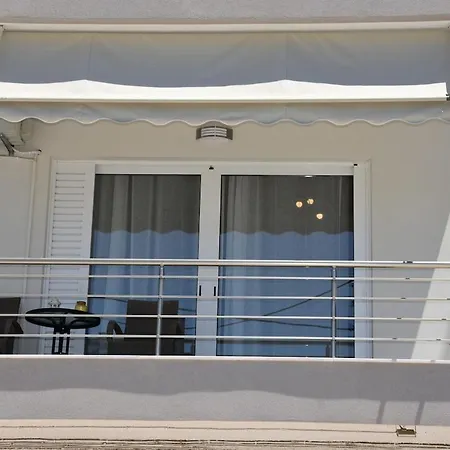 West Coast House 1 Apartman